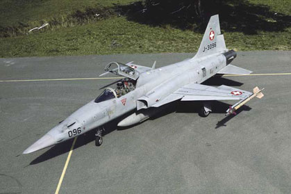 F-5_main