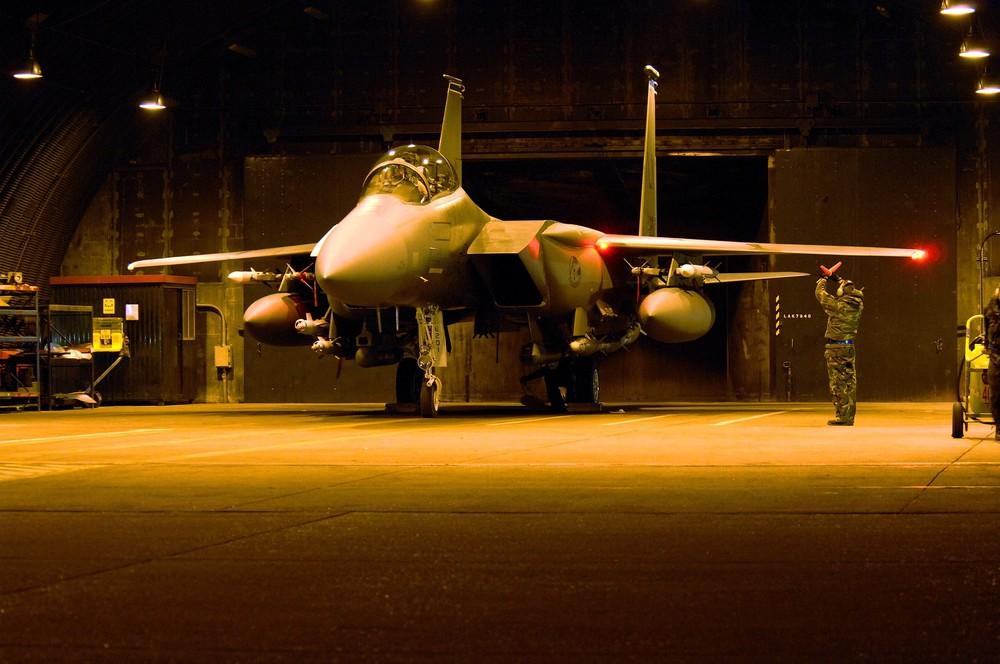F-15E Strike Eagle pronto al decollo