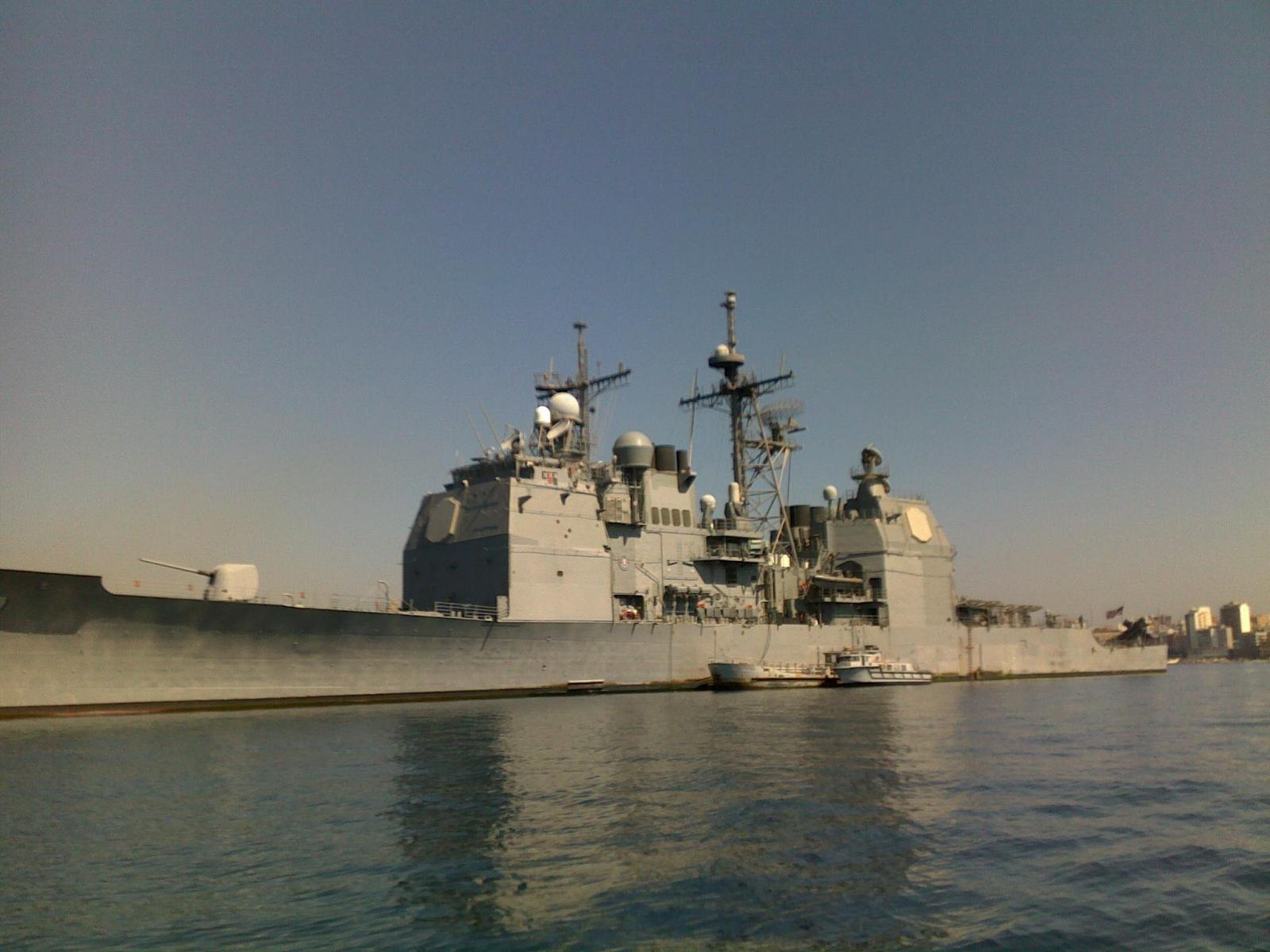 USS CG57 Lake Champlain 9/04/2011 a Taranto