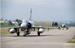 Mirage 2000 D pronti al decollo