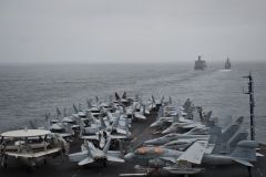 USS Nimitz (CVN 68) transits the Pacific Ocean