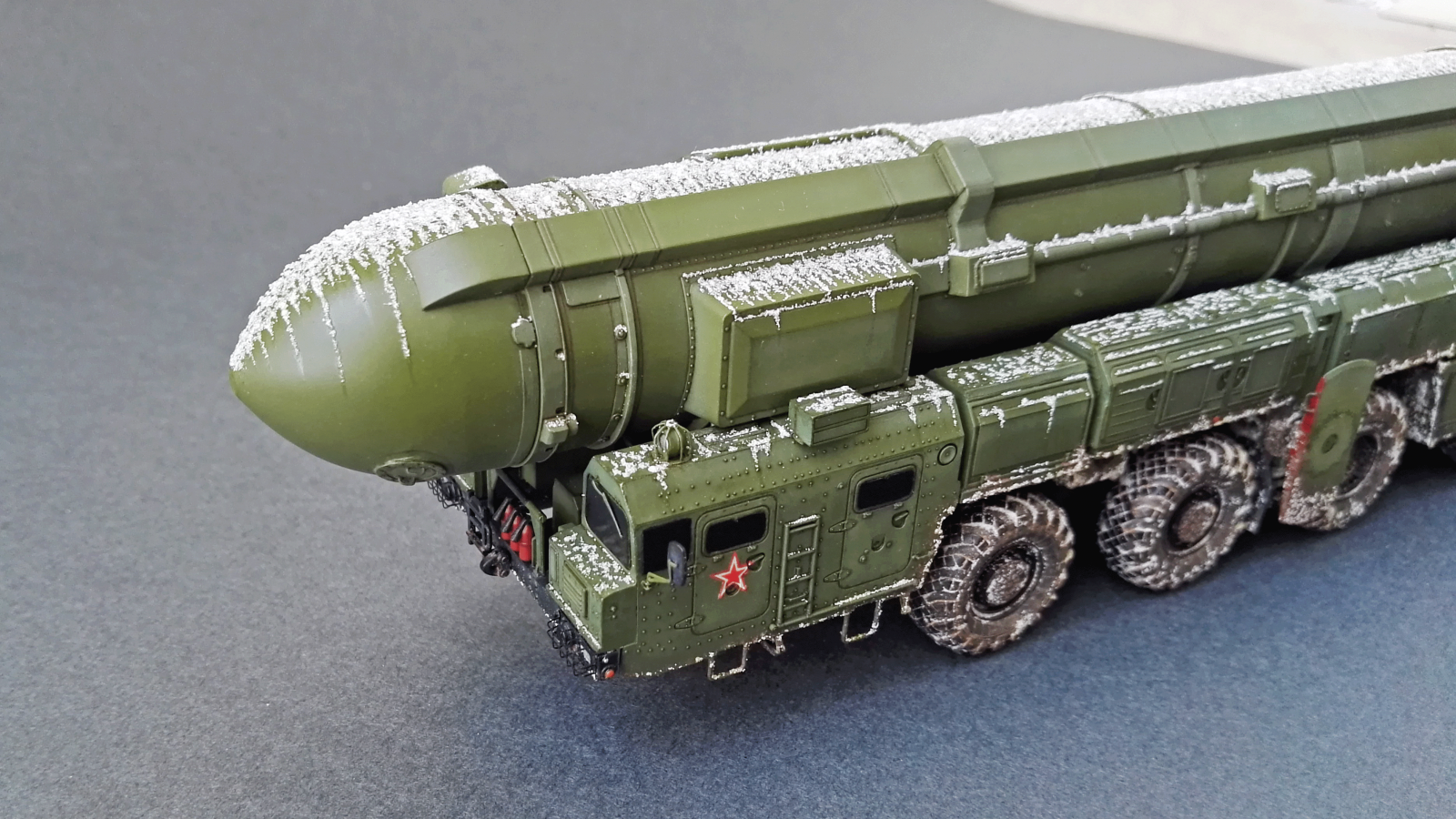 SS-25 Sickle (RT-2PM Topol) - Zvezda 1/72 + Northstar Models