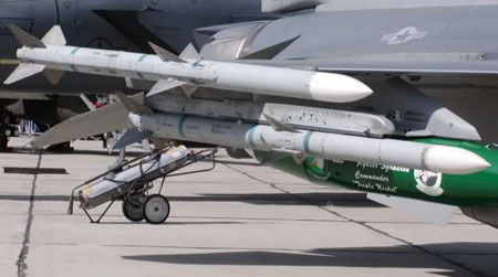 AIM-120 AMRAAM 01