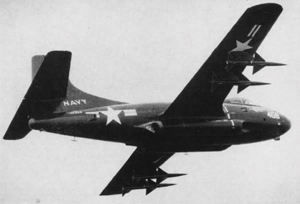 AIM-7 Sparrow 03